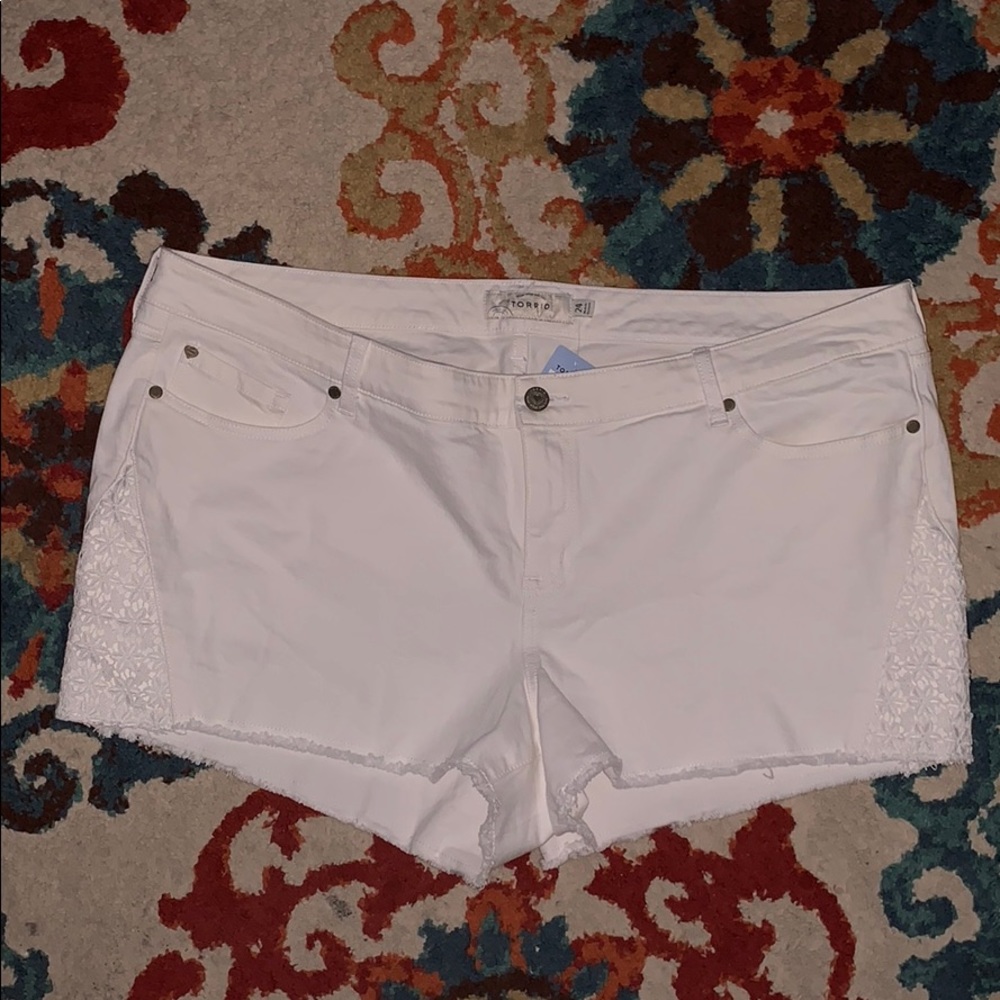 Torrid white shorts